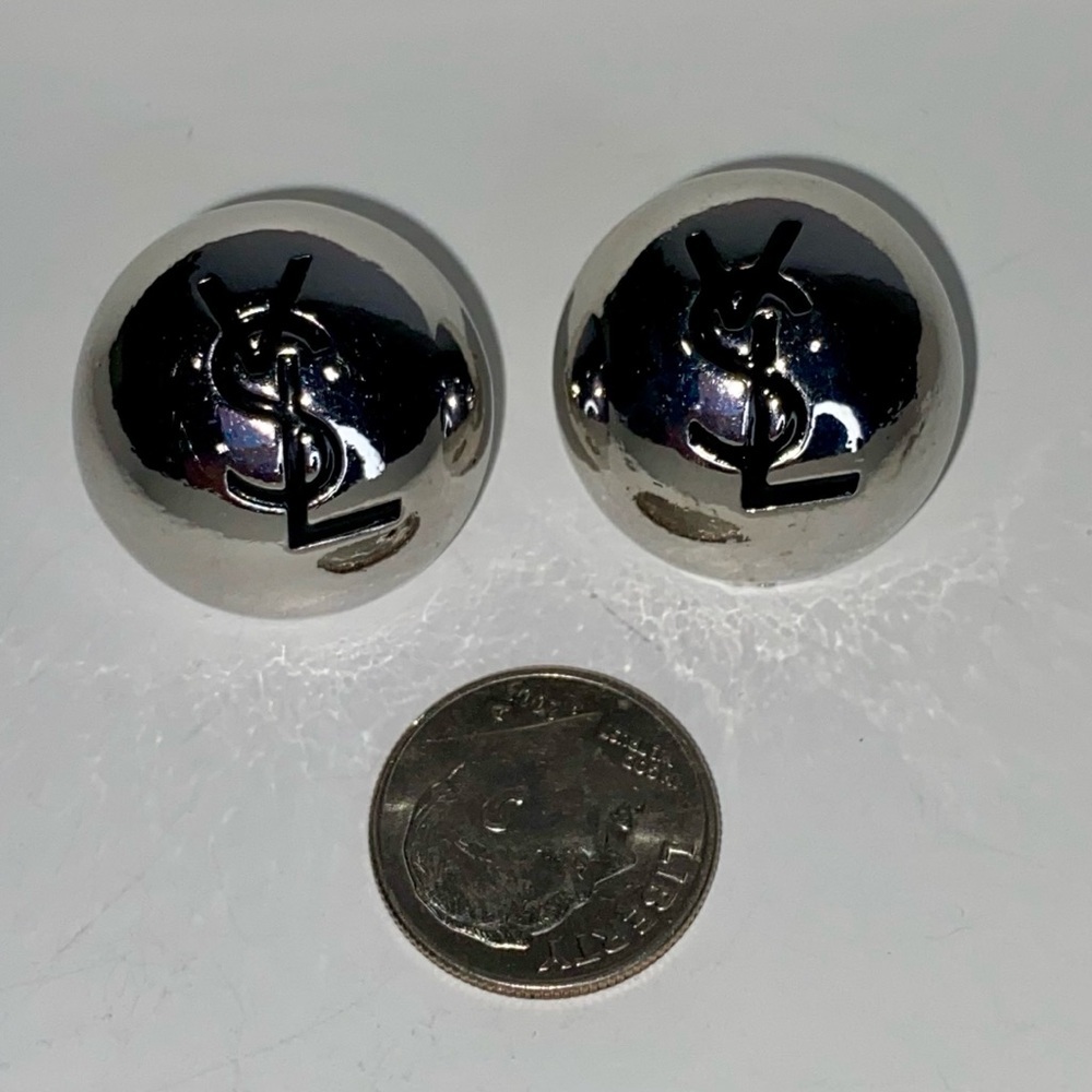 Fashion Earrings black in silver tone, buttons style - Picture 4 of 6